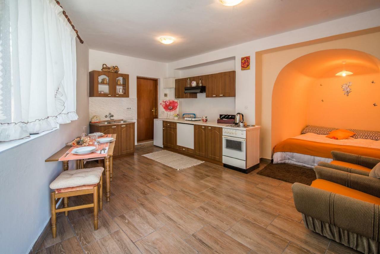 Apartmani Marija Малинська Екстер'єр фото